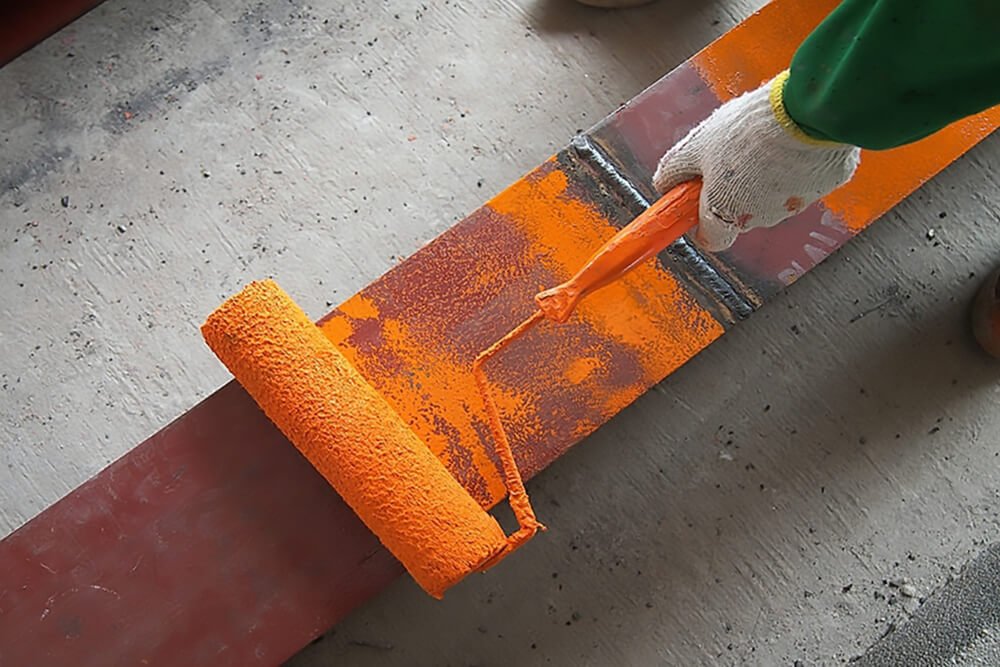 sơn chống rỉ epoxy 2 thành phần còn có khả năng chống rỉ sét, ăn mòn bề mặt kim loại, chống thấm nước và hạn chế va đập