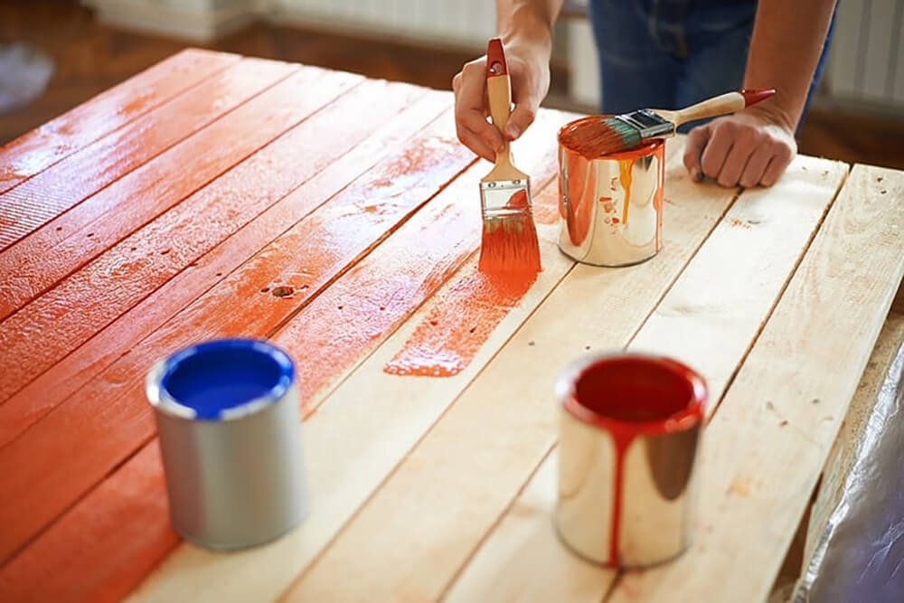 Sơn PU gỗ là loại sơn có nguồn gốc từ polymer có tác dụng bảo vệ bề mặt gỗ không bị ẩm