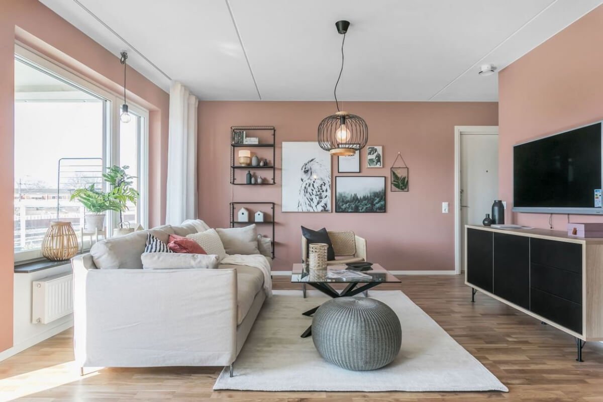 Sơn tường phòng khách chung cư màu hồng pastel